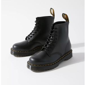 Dr. Martens Boots, 1460 Bex Chunky Sole 8-Eye Black Leather Sz 8